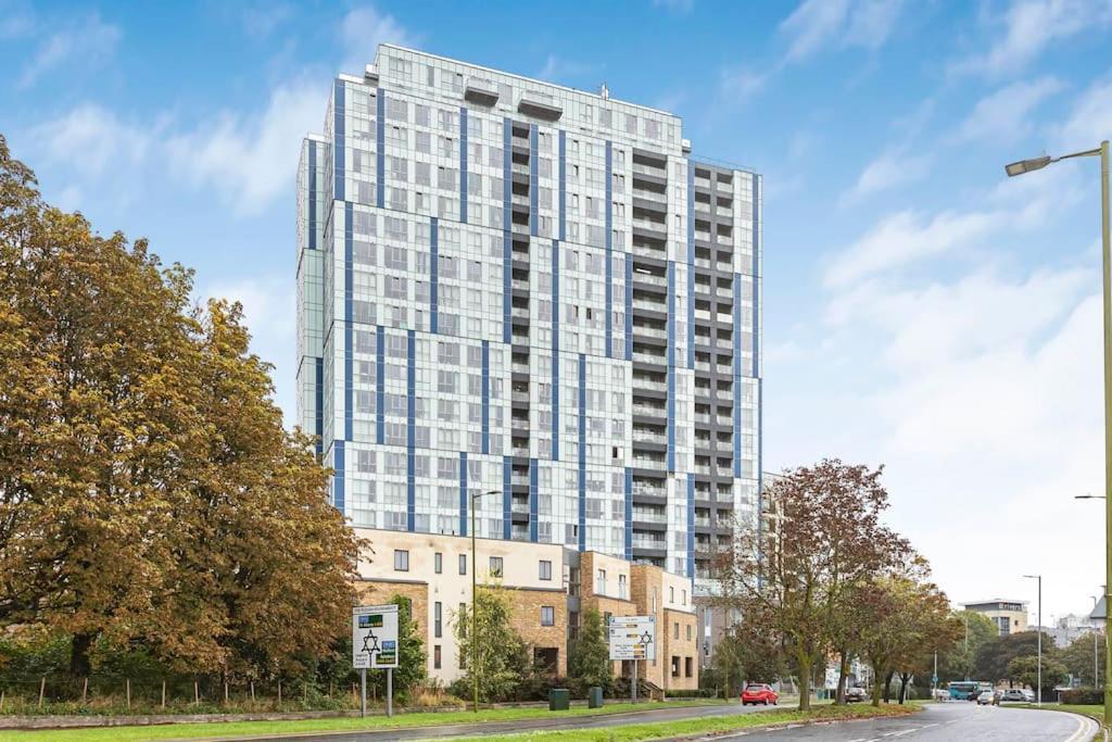 Apartamento High Spec 2 Bed, 2 Bath, Wi-Fi, Balcony Hemel Hempstead Exterior foto